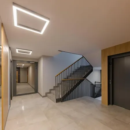 Torunska White Apartment