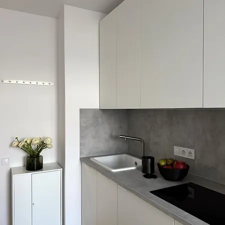 Torunska White Apartment
